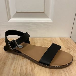 BRAND NEW Steve Madden Sandals